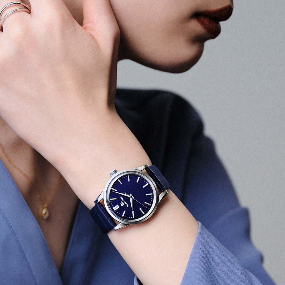 sbgx349 グランドセイコー Grand Seiko 着用画像 オフィスカジュアル 女性