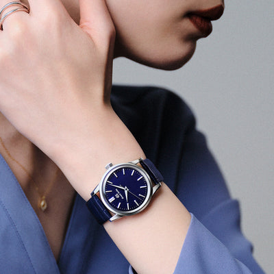 sbgx349 グランドセイコー Grand Seiko 着用画像 オフィスカジュアル 女性